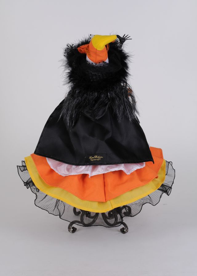 Boos And Candy Witch-Sitting