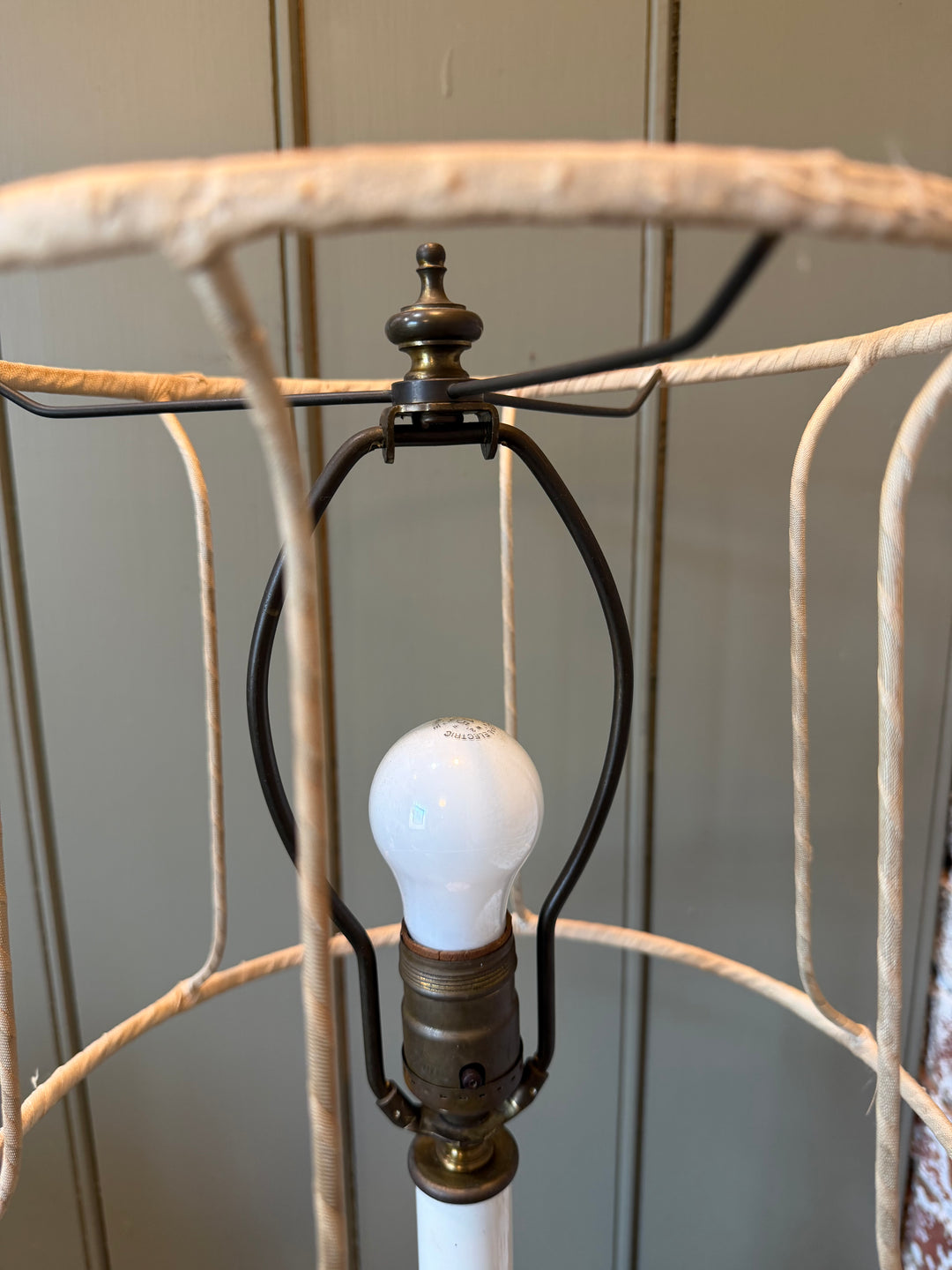 VV Lamp Vintage Cherub Bisque Mid - Century - 24"H - Lt Pink