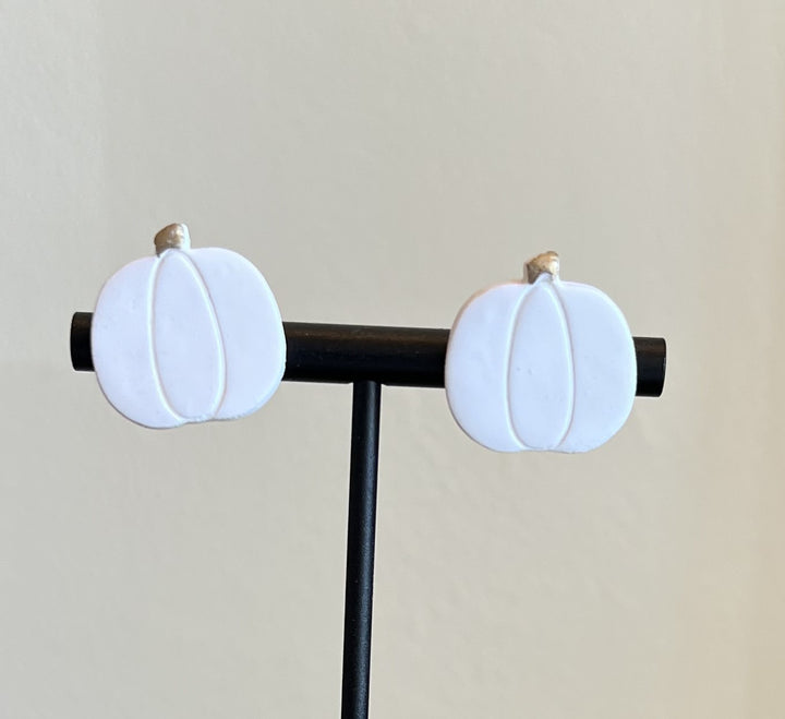 Pumpkin Studs-white